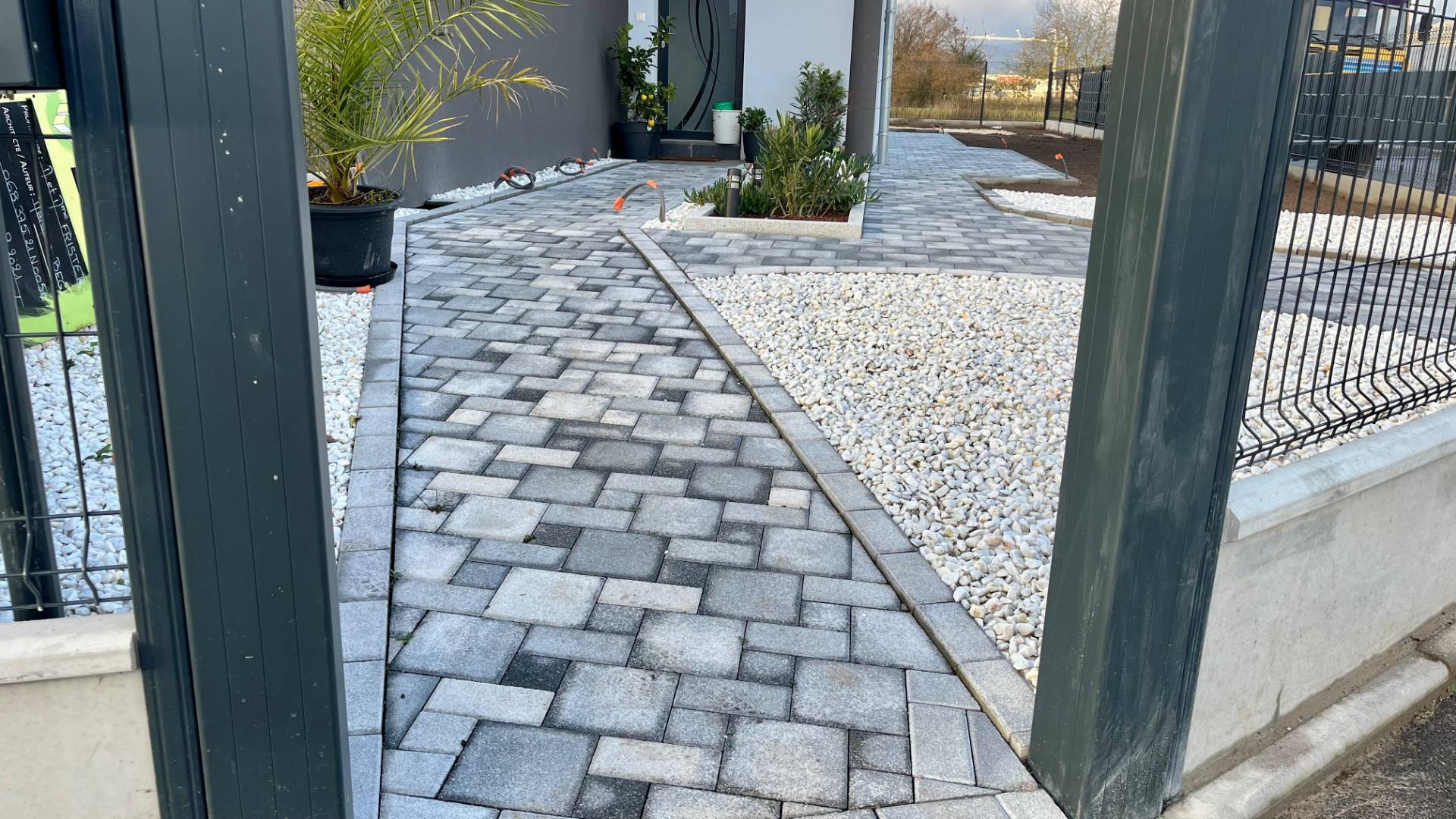 Comment choisir le motif parfait pour votre allée de jardin pavée ? Rixheim