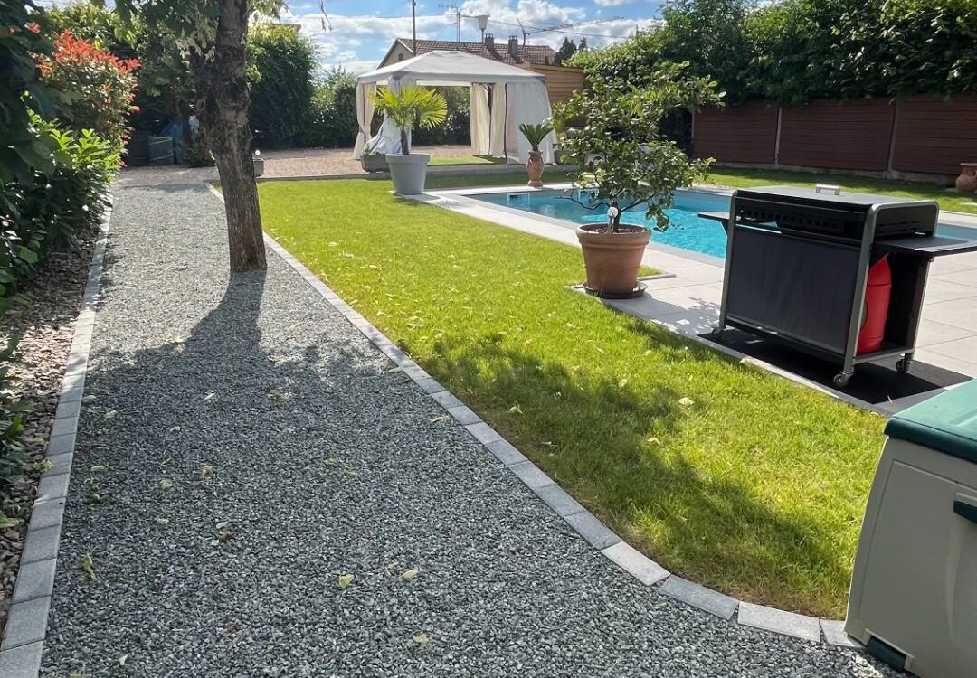 Réalisation d&#8217;une terrasse avec piscine et gazon Guebwiller